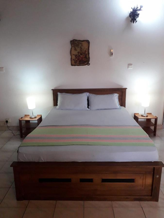 Ceylon Travel And Stay Lodge Battaramulla Exterior foto