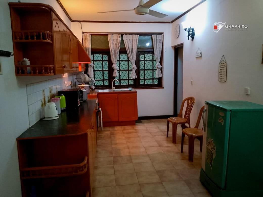 Ceylon Travel And Stay Lodge Battaramulla Exterior foto